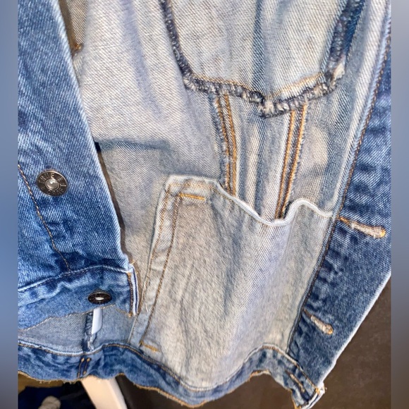 Denim Jean- Trucker Jacket- Mint Condition - Picture 4 of 5